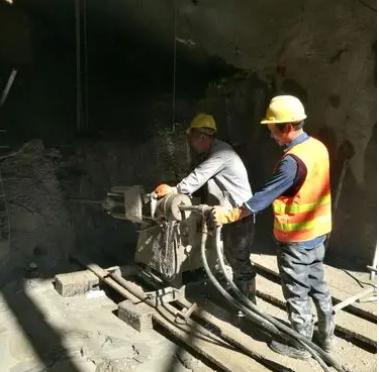 江岸水下抗分散灌浆料特点 水下不分散注浆料介绍