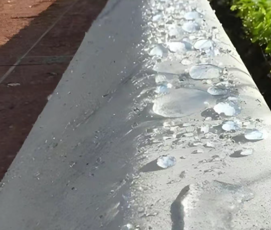 江岸硅烷浸渍涂料在混凝土保护中的应用